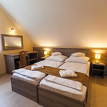 Piroska Csarda Es Panzio Frühstückspension 4*