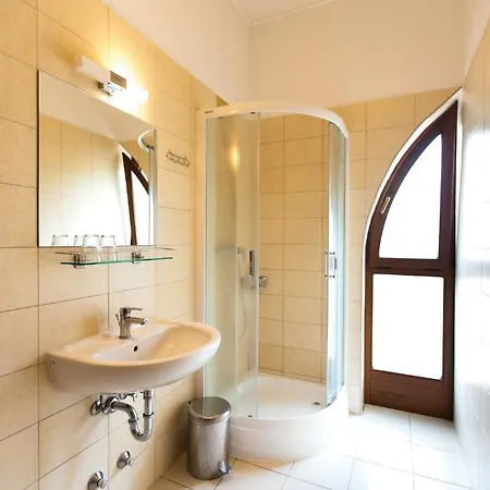 Piroska Csarda Es Panzio 3*