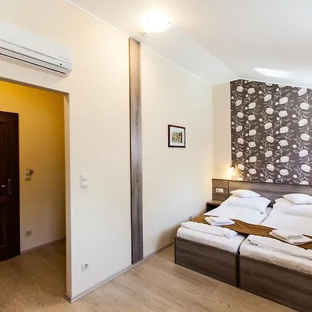 Nocleg ze śniadaniem Piroska Csarda Es Panzio Siófok