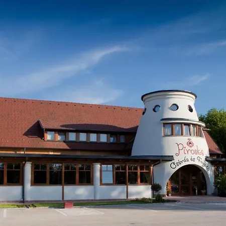 Bed & Breakfast Piroska Csárda és Panzió