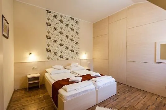 Piroska Csarda Es Panzio 3* 시오포크