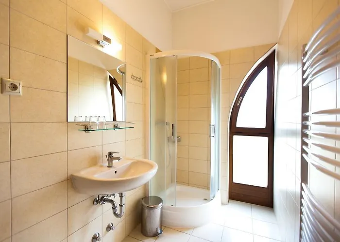 Piroska Csárda és Panzió 3*