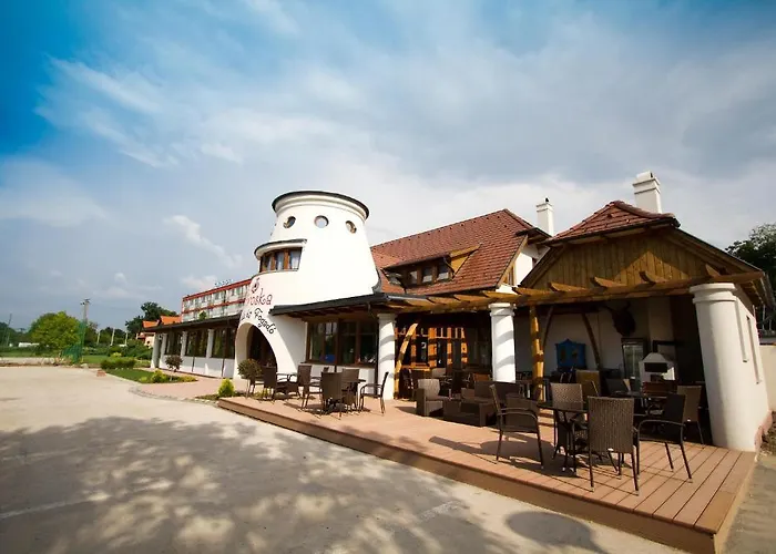 Piroska Csárda és Panzió Bed & Breakfast