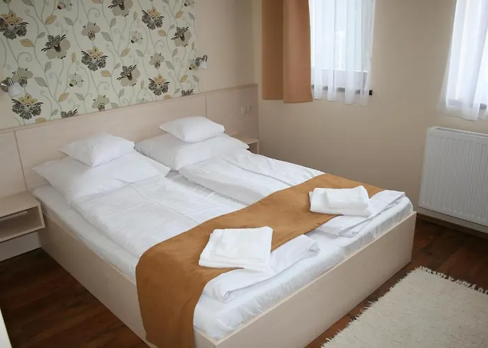 Piroska Csárda és Panzió Bed and breakfast 3*